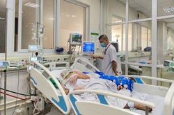Viêm não tự miễn khiến nữ thanh niên co giật liên tục, thở máy ròng rã 2 tháng