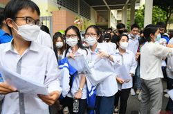 Thí sinh Hà Nội hoàn thành môn thi đầu tiên Ngữ văn