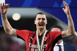 Chuyển nhượng cầu thủ ngày 7/7: Ibrahimovic gia hạn AC Milan; lãnh đạo MU giữ Ronaldo, quan tâm Paulo Dybala