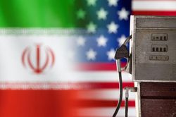 Mỹ thắt chặt trừng phạt Iran, nhắm vào các công ty Trung Quốc