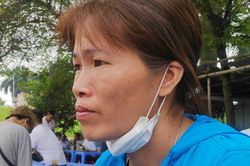 Trước ngày thi, mẹ thức gần trắng đêm cùng con
