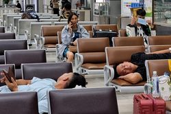 Chọn bay đêm vào TP.HCM, hành khách vẫn bị delay