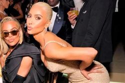 Kim Kardashian trả lời nghi vấn độn vòng ba