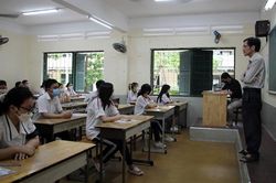 TP.HCM: 6 thí sinh vi phạm quy chế thi do mang điện thoại