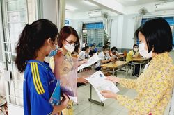 TPHCM: Đình chỉ 6 thí sinh vì mang điện thoại vào phòng thi