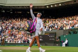 Nadal rút lui khỏi bán kết Wimbledon 2022