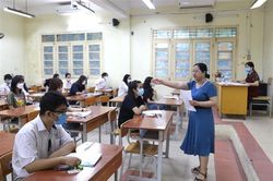 Sáng 8/7, thí sinh bước vào thi môn tổ hợp