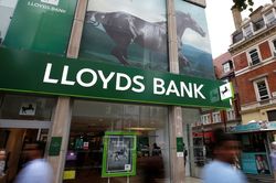 Lloyds Bank: Nhu cầu đối với các dịch vụ nợ tăng 30% trong nửa đầu năm