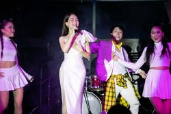 Hóa ra đây chính là điểm khác biệt của Hòa Minzy lúc tập luyện và khi hát trên sân khấu?