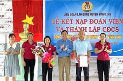 Vĩnh Linh: Kết nạp mới 380 đoàn viên công đoàn