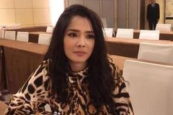 Là nghệ sĩ, đừng ăn theo câu view trong vụ Hồ Hoài Anh - Hồng Đăng
