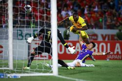 Rimario Gordon qua mặt Duy Mạnh