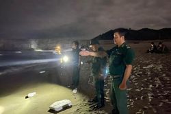 Đồn Biên phòng Phổ Quang nỗ lực tìm kiếm nạn nhân tắm biển mất tích
