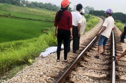 Đi chơi, chụp ảnh ở khu vực đường sắt, 1 nữ sinh tử vong