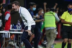 Cầm hòa Việt Nam, HLV U19 Thái Lan nhảy múa ăn mừng như thể vô địch