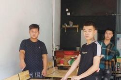 Nhóm thanh niên đánh cô gái trong quán ăn đêm chỉ vì cách xưng hô