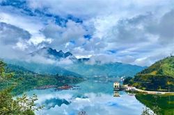 'Hồ nước trên mây' cao nhất Đông Dương, đẹp như thiên đường nằm sát Sapa