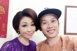 Nữ ca sĩ tự xưng là vợ Hoài Linh nhắc lại kỉ niệm bên nam nghệ sĩ, nói một câu gây chú ý