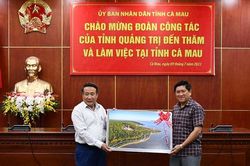 Đoàn công tác của tỉnh Quảng Trị làm việc với UBND tỉnh Cà Mau