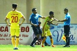 Trọng tài lại sai lầm ở V.League: Khi trọng tài biên đóng vai trò quan trọng