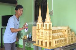 Thầy giáo 'xây dựng' nhiều công trình nổi tiếng từ tăm tre