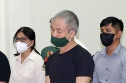2 cựu tư lệnh Vùng Cảnh sát biển nhận hối lộ tiền tỷ từ trùm buôn lậu