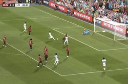 Tân binh đắt giá của Liverpool bị chê sau trận thua MU