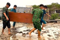 Thiên tai gây thiệt hại nghiêm trọng tại nhiều tỉnh Đồng bằng sông Cửu Long