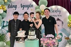 Bạn gái xinh đẹp của ca sĩ Bằng Kiều lần đầu lộ diện trong tiệc thôi nôi con trai