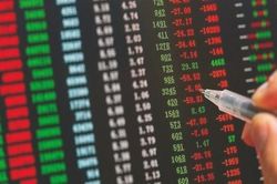 NĐT 'gom hàng' sau khi bác tin đồn về ông chủ Vingroup đẩy VN Index tăng gần 20 điểm