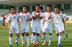HLV Đinh Thế Nam lo CĐV Indonesia gây khó cho Việt Nam ở bán kết