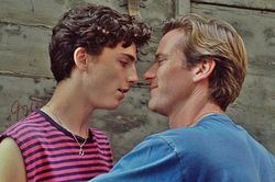 Nam thần Call Me By Your Name thất thế, phải đi làm nhân viên vì lùm xùm bạo dâm