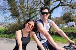 Sợ chàng con lai theo đuổi, cô gái làm đủ trò để 'bị ghét'