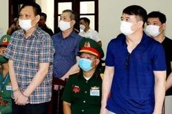 'Trùm' buôn lậu xăng dầu vắng mặt do tắc đường, luật sư đề nghị hoãn phiên tòa