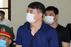 Trùm buôn lậu khai về cuộc gặp cựu đại tá biên phòng ở khách sạn REX
