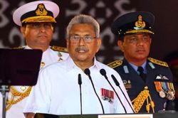 Tổng thống Sri Lanka chạy sang Maldives trước khi từ chức