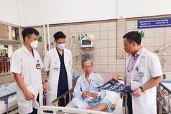 Tạo hình thực quản thành công cho cụ ông 81 tuổi bị ung thư