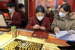 Giá vàng hôm nay 13/7: Mất động lực tăng giá, lo lắng 1 đợt bán tháo