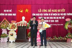 Giáo dục Tin tức giáo dục Công bố Nghị quyết công nhận Hiệu trưởng Trường ĐH Khoa học