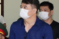 Trùm buôn lậu xăng tố cựu Đại tá quân đội nhiều lần nhận tiền hối lộ