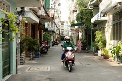 Lòng dân thuận, hẻm thênh thang