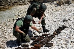 Những nguy cơ tiềm ẩn dưới đáy vùng biển thơ mộng của Albania