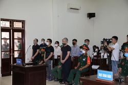 Vụ buôn lậu xăng dầu: Cựu Đại tá Biên phòng không oan, đề nghị phạt tù chung thân