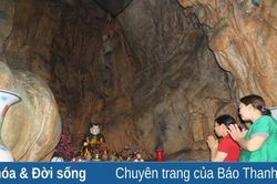 Thăm động Cửa Buồng