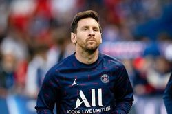 PSG chuẩn bị đón hai ngôi sao, quyết tâm giữ chân Messi