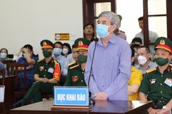 Loạt cựu tướng tá tha hóa 'mở đường' cho trùm buôn lậu xăng
