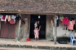 Bố vừa qua đời 100 ngày, con trai 20 tháng tuổi cần tiền phẫu thuật cấy ốc tai để nghe nói được