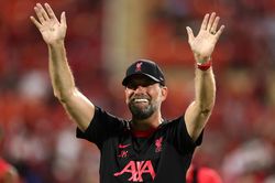 Tân binh đắt kỷ lục của Liverpool lại gây thất vọng