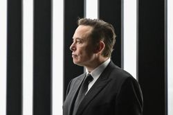 Elon Musk kiếm kế hoãn binh trong cuộc chiến pháp lý với Twitter