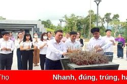 Báo Phú Thọ: Dâng hương tri ân các anh hùng liệt sĩ